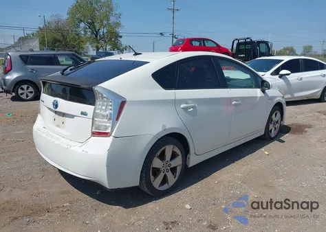 2010 Toyota Prius V z USA, uszkodzony, nr VIN JTDKN3DU4A0037756